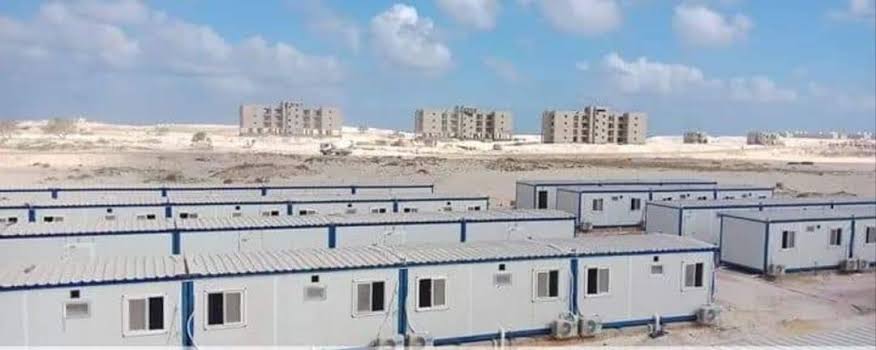 كبائن الفناء الخلفى